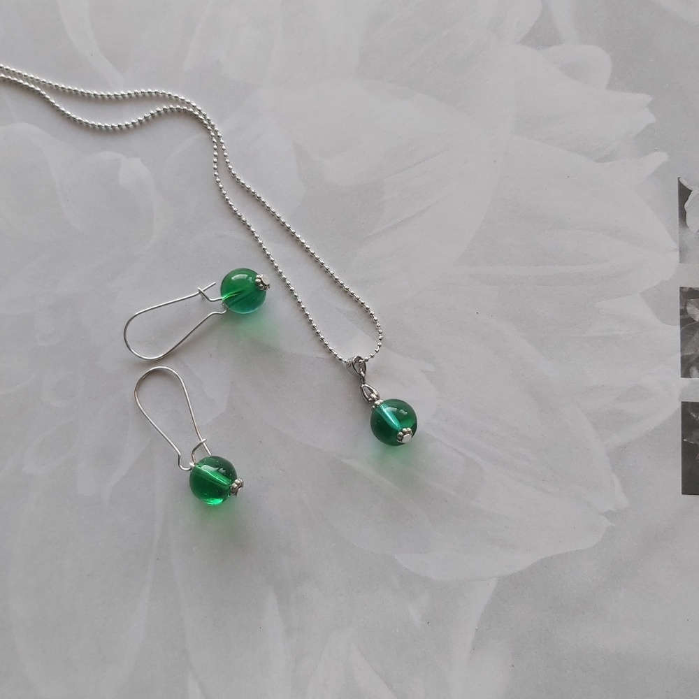 Green Quartz Earrings & Necklace